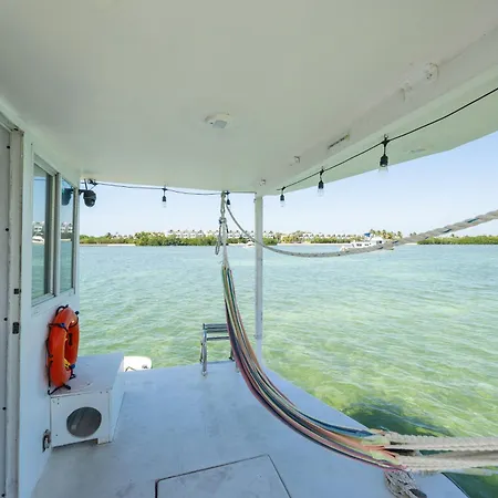 Beautiful Houseboat In Key West Hotel